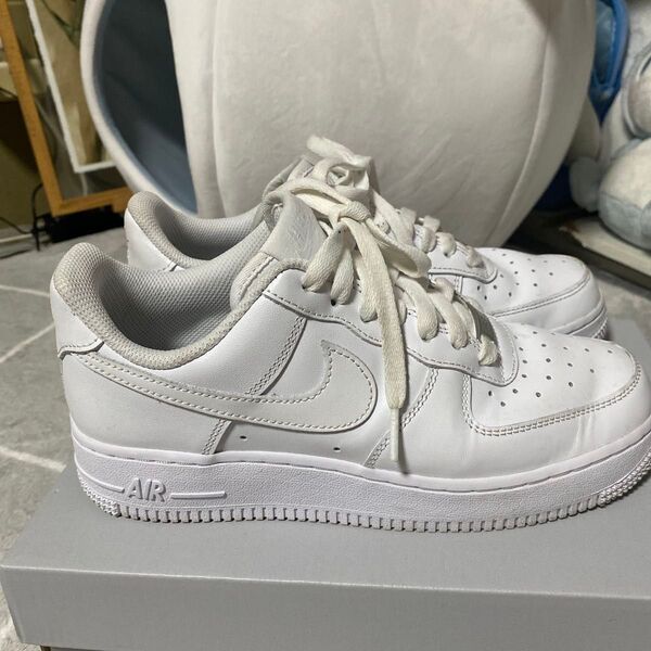 NIKE AIR FORCE 1 '07 ホワイト 24cm