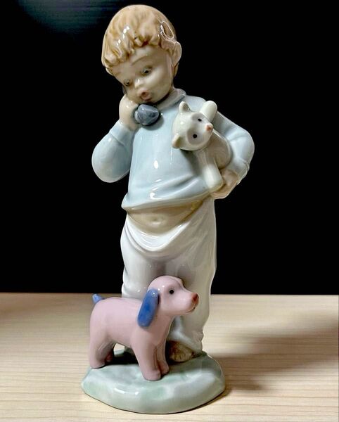 リヤドロ Nao フィギュリン スペイン製 置物