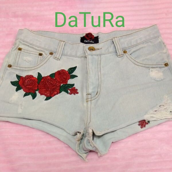 DaTuRa デニムショートパンツ バラ刺繍 ダメージ加工