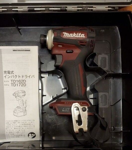 【美品中古】マキタ TD172D 充電式インパクトドライバ 人気☆のオーセンティックレッド 18V 本体・専用ケース