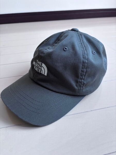 ★美品 THE NORTH FACE ノースフェイス キャップ グレー 帽子 ワンオクtaka★
