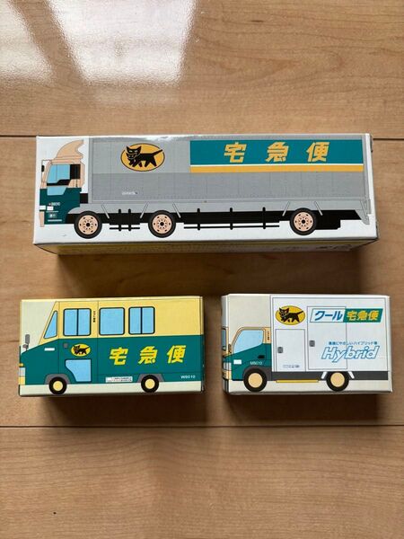 クロネコヤマト トラック バス ハイブリッドカー 3個セット ミニカー 未使用品 トミカサイズ