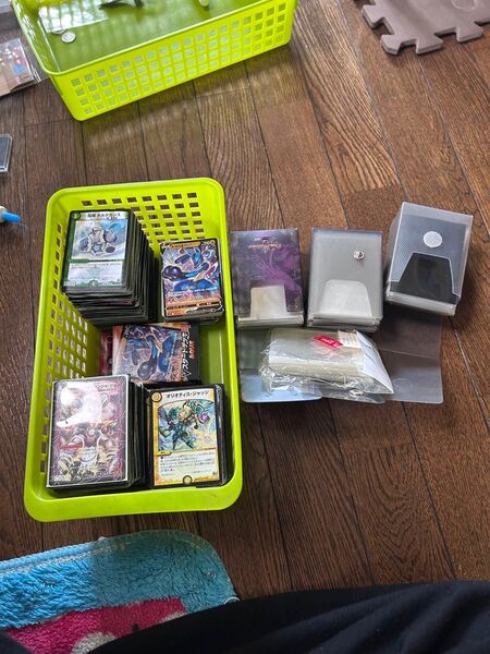 トレカ トレーディングカード デュエルマスターズ カード 引退品 ポケモンカードとスリーブの出品です。