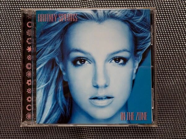 BRITNEY SPEARS【IN THE ZONE】国内盤