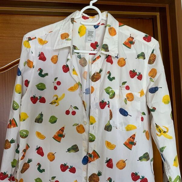 Design Tshirts Store graniph エリックカールはらぺこあおむしフルーツ柄シャツ Sサイズ