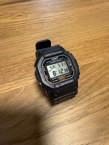 美品 早い者勝ち!カシオ G-SHOCK DW-5600E ロレックス オメガ グランドセイコー Gショック チューダー ティソ