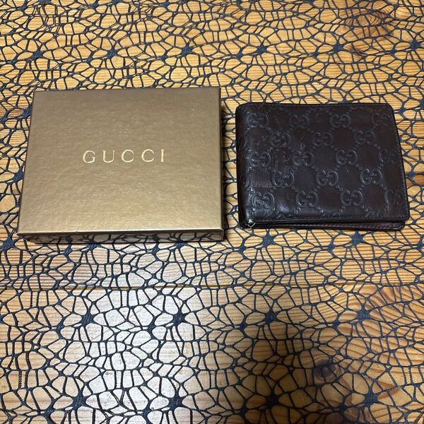 GUCCI グッチ ダークブラウン 二つ折り財布 ☆ GUCCI財布 箱付き ♪ ウォレット 。
