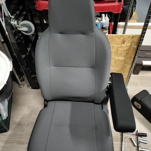 ハイゼットジャンボ(S500P,S510P)用アームレスト取付ブラケット