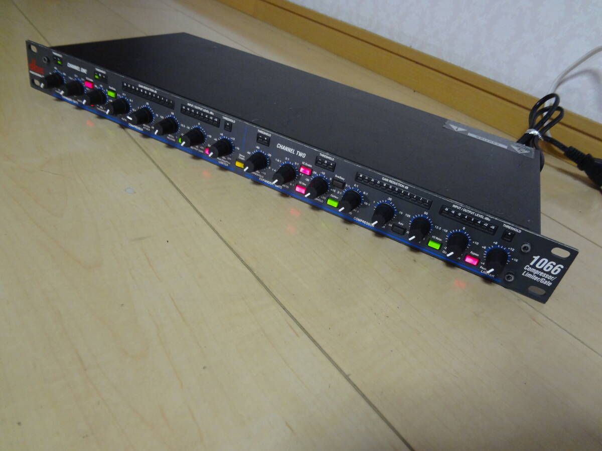 dbx ディービーエックス 1066 コンプレッサー リミッター PA機器 ①