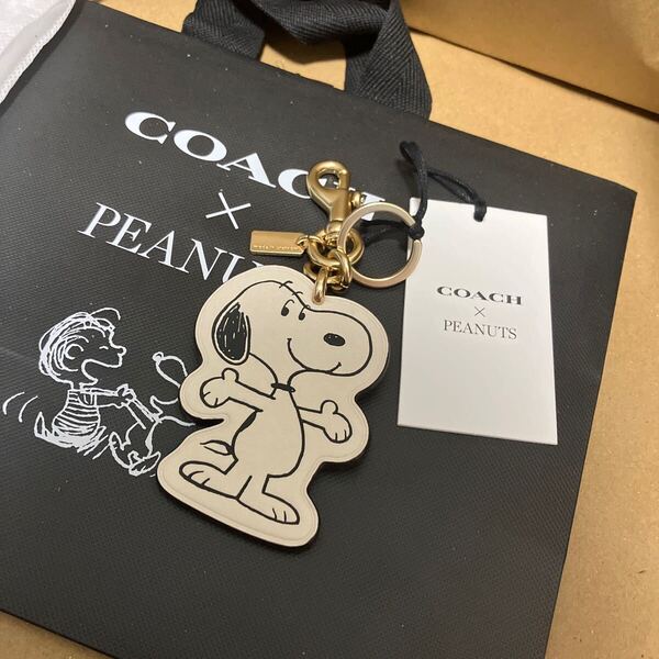 送料込専用袋付●新品●完売品 COACH X PEANUTS スヌーピー バッグチャーム キーホルダー キーリング 8×6.5cm 2025新作 ピーナッツ コーチ