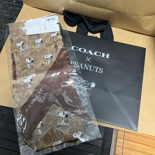 送料込専用袋付●新品●完売品 COACH X PEANUTS スヌーピー スカーフB バンダナ シグネチャープリント 2025新作 ピーナッツ コーチ