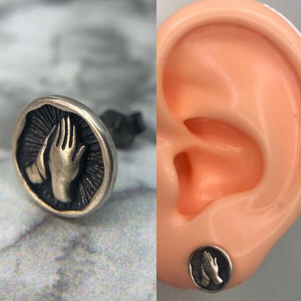 【新品】スタッド ピアス プレイングハンズ 祈り手 シルバー アクセサリー 片耳用 韓国 hiphop メンズ ストリート 18g