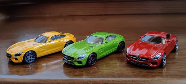 『ホットウィール』製 メルセデスベンツAMG GT ミニカー3色(台)セット