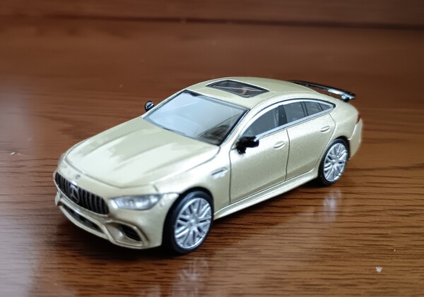 PARA64 メルセデスベンツAMG GT-63 サハリゴールド1/64 完成品