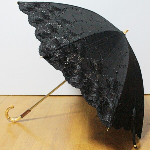 新品 精巧美麗 花柄刺繍 バンブーハンドル 耐風 晴雨兼用 高級コンパクト傘 黒 K5312