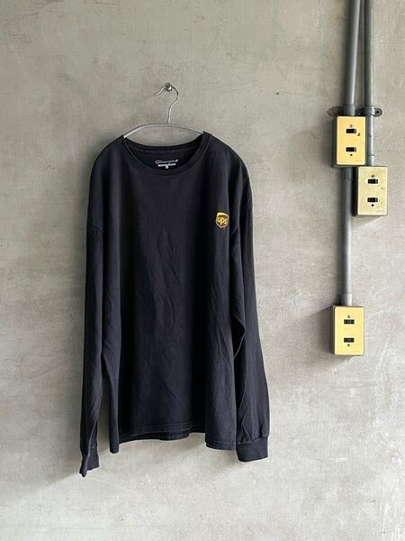 00s 2000年代 champion チャンピオン UPS ロンT黒 長袖 Tシャツ ロゴ 企業 ワンポイント 無地 シンプル ビンテージ 古着 ブラック レア