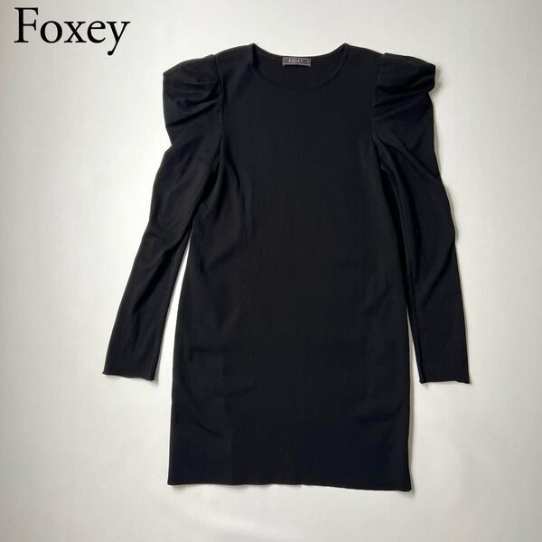 美品 FOXEY BOUTIQUE フォクシーブティック ニットワンピース ブラック パワーショルダー ストレートシルエット ハイゲージ 38 レディース
