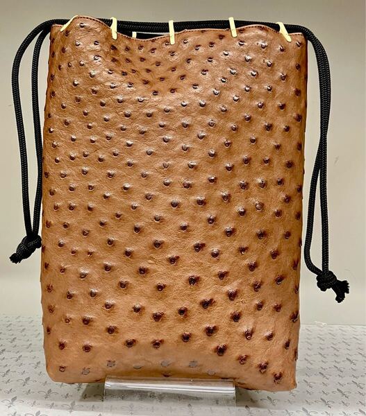 国産、日本製のオーストリッチダチョウ革使いの手提げ&巾着袋、艶消しのブラウン
