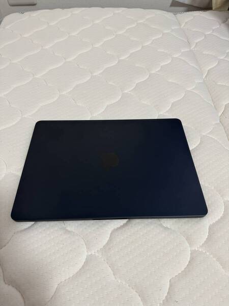 【ほぼ未使用】Apple MacBook Air 2022 M2 256GB SSD 13.6インチ ミッドナイト 透明ケース付き