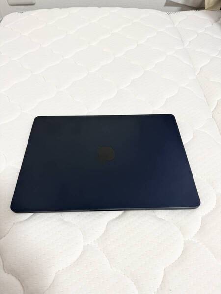 【ほぼ未使用】Apple MacBook Air 2022 M2 256GB SSD 13.6インチ ミッドナイト 透明ケース付き