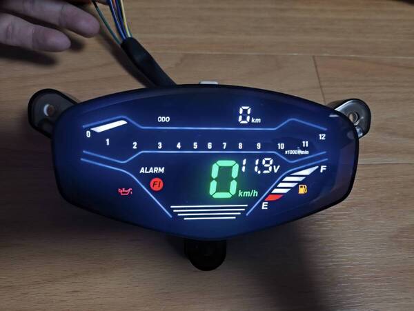 スズキ アドレス V125 V125G ワンツー 社外 デジタルメーター カスタム 武川 日本未発売 海外製 suzuki K5 K6 K7 エアロ マフラー 魚眼