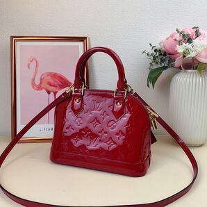 Louis Vuitton 美品赤 アルマBB ヴェルニ ハンドバッグ