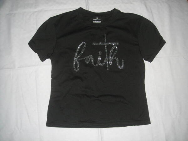 ブラックにラインストーン文字のTシャツ!ロゴTブラック黒キラキラカットソー