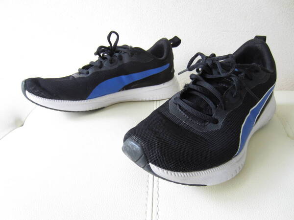 ★【送料込み】「PUMA プーマ」軽量ランニングシューズ フライヤーフレックス(ブラック×ロイヤルサファイア・26.5㎝)★