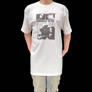 新品 キューブリック 訃報 NEWS ニュース 新聞 記事 時計じかけのオレンジ シャイニング 映画 監督 ビッグ Tシャツ オーバーサイズ 3XL(4L)