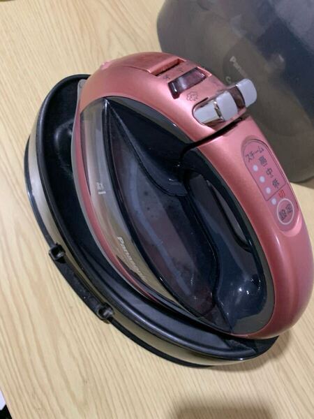 Panasonic コードレススチームアイロン NI-WL604 ピンクゴールド