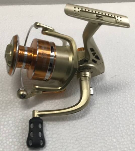 スピニングリール3000☆送料無料☆新品未使用☆シャンパンゴールド☆左右ハンドル変更可能☆175グラム☆ベアリング12☆