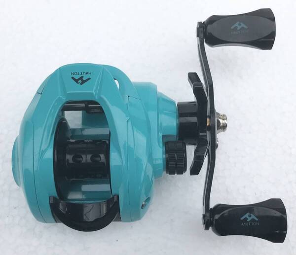 HAUT TONベイトリールT turquoise200右☆送料無料☆新品未使用☆ターコイズブルー☆ギア比7.2:1☆215グラム☆マグネティックブレーキ☆