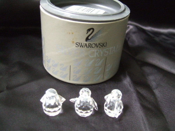 送料込 SWAROVSKI スワロフスキー クリスタル フィギュリン Kingdom of Ice and Snow(氷と雪の王国) ペンギン mini ミニ3体 7661 NR000 003