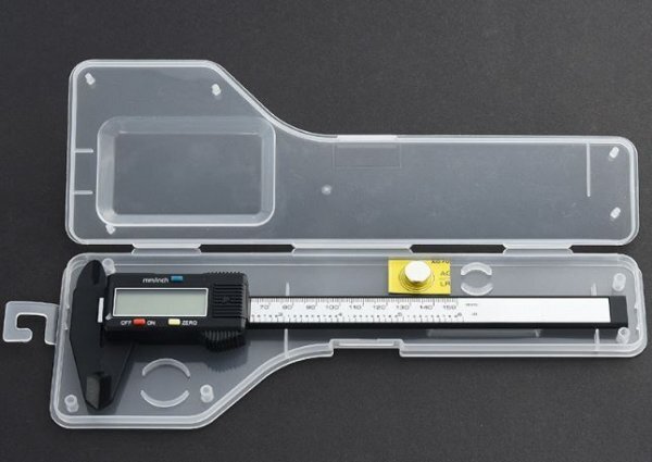 送料込 デジタルノギス 大型液晶だから見やすい 収納に大切な専用ケース付き 電池2個付き ノギス 150mmまでタイプ