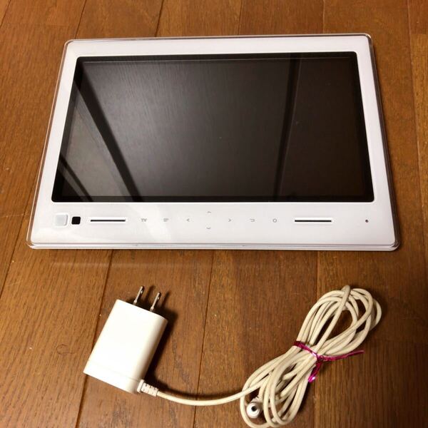 au PHOTO-U TV 小型防水テレビ ZTS11 ホワイト ポータブル 即決 送料込み 送料無料 フルセグ ワンセグ 防水 ポータブルテレビ