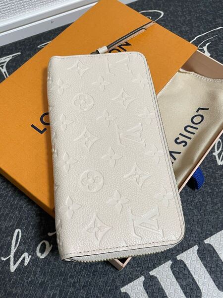超美品 ルイヴィトン LOUIS VUITTON モノグラム アンプラント M82212 ジッピー・ウォレット長財布 最新IC搭載 定価147,400円 半額以下