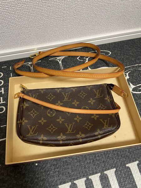 ルイヴィトン LOUIS VUITTON モノグラム ショルダーバッグ アクセソワール ポシェット アクセサリーポーチ 斜め掛けストラップ付き 本物
