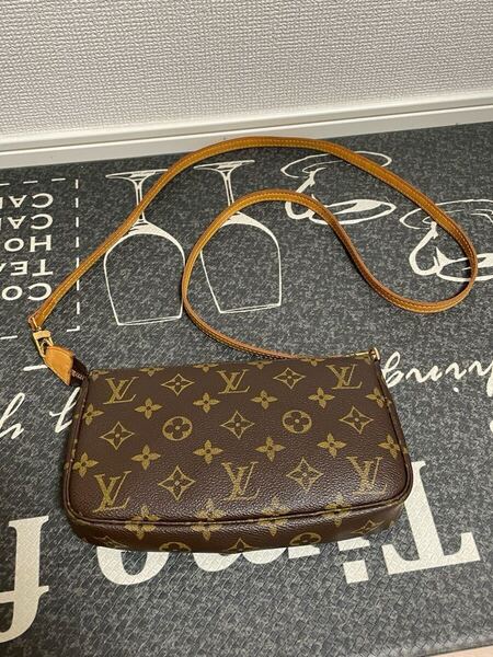ルイヴィトン LOUIS VUITTON モノグラム ショルダーバッグ アクセソワール ポシェット アクセサリーポーチ 斜め掛けストラップ付き 本物