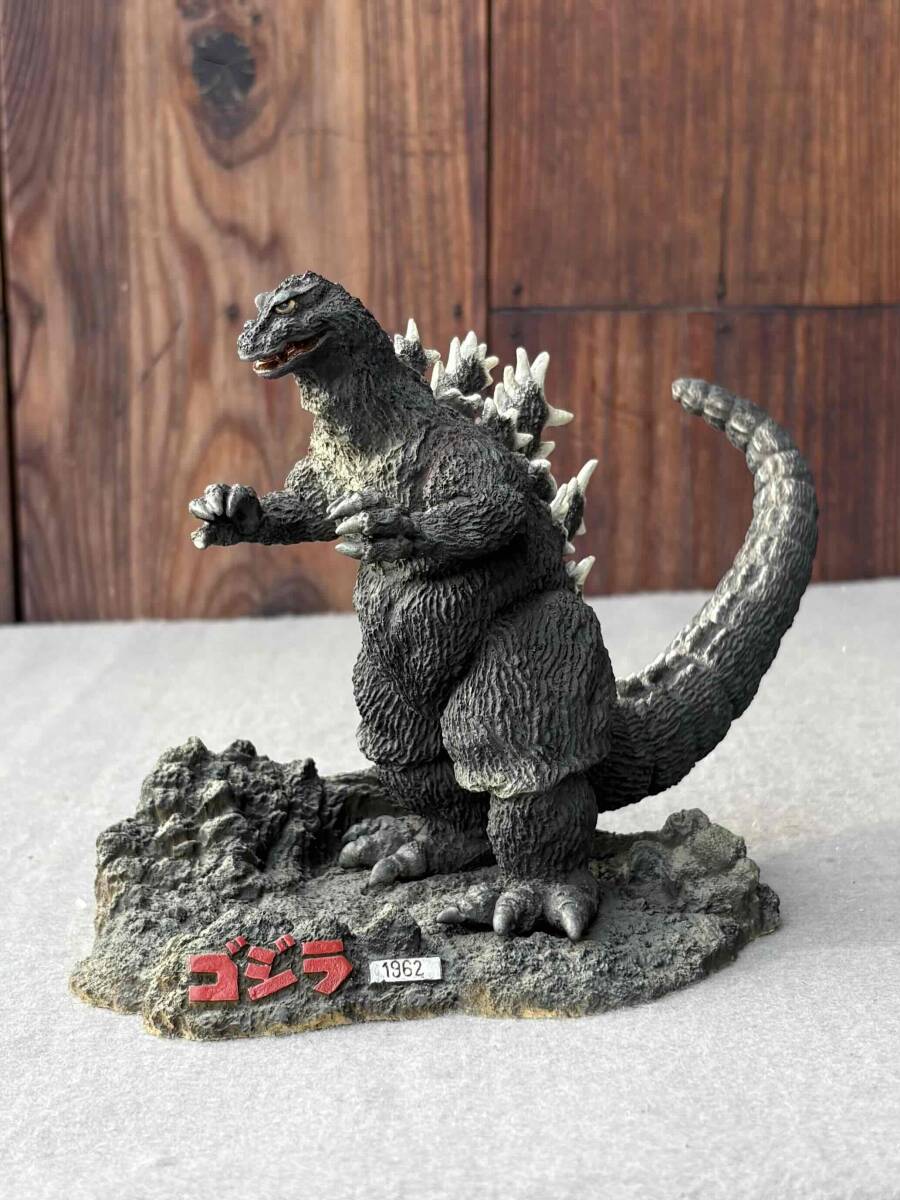 Yahoo!オークション -「キンゴジ完成品」の落札相場・落札価格