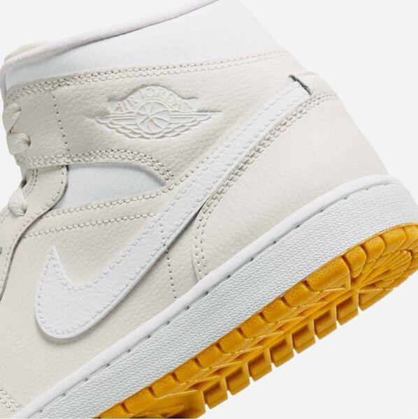 ☆送料込■新品25.5cm■ナイキ エア ジョーダン1MID ファントム/ガムライトブラウン/ホワイト AIR JORDAN 1 WMNS【定価.18700円】