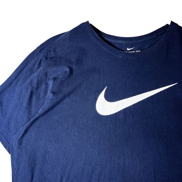 NIKE ナイキ Tシャツ トップス 半袖 プリント ロゴ スウッシュロゴ 2XL ネイビー紺 ビッグサイズ