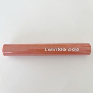 twinkle pop ピュアグラスティント 100 HUG BEIGE:ピンクベージュ系 ナチュラル光沢と鮮やかな発色で口元を彩るリップティント 定価968円