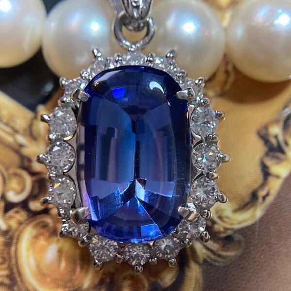 pt900 バフトップカットタンザナイト4.0ct D0.68ct ペンダント