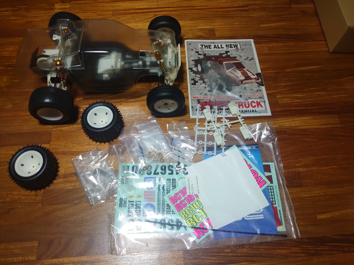 Team AJ「Associated Electrics RC10CC クラシッククリア