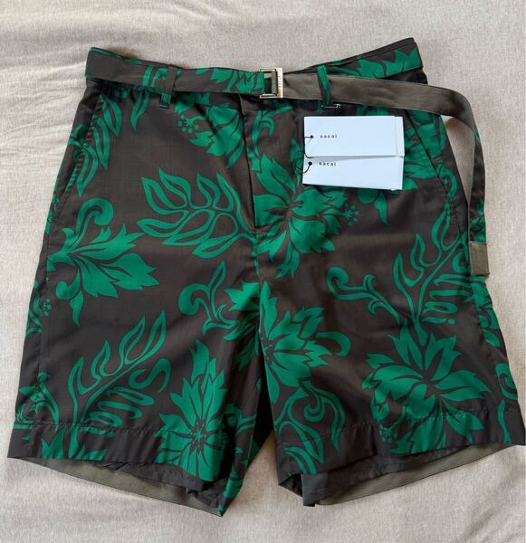 2新品 sacai フローラル プリント ショートパンツ ベルト付き 24SS size 2 M ボトムス パンツ ショーツ サカイ メンズ カーキ グリーン
