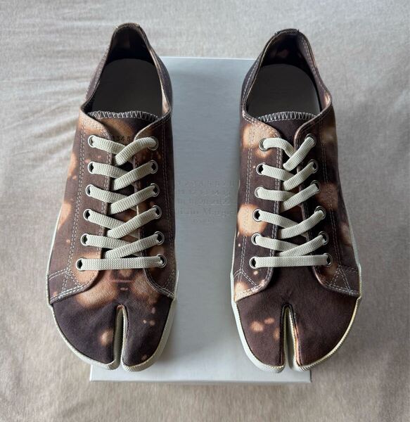 新品55%off メゾンマルジェラ タイダイ 足袋 スニーカー タビ tabi 20SS size 42 27cm シューズ Maison Margiela 22 メンズ ブラウン