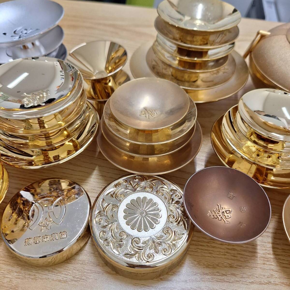 大切な人へのギフト探し Yahoo!オークション (工芸品)の落札 金杯」(金属工芸) -「24kgp 工芸品