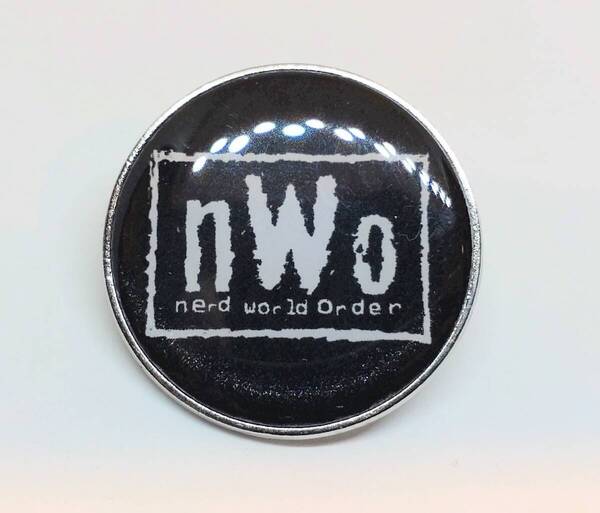 送料無料 NWO プロレス ピンブローチ ピンズ PINS バッジ バッヂ アメリカン雑貨 スマアク