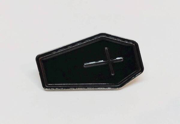 送料無料 コフィン Aシルバー 棺桶 棺 ピンブローチ ピンズ PINS バッジ バッヂ アメリカン雑貨 スマアク