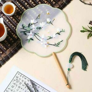 高級団扇 うちわ 両面刺 シルク素材 上品手芸 中国伝統刺繍 華麗な花姿